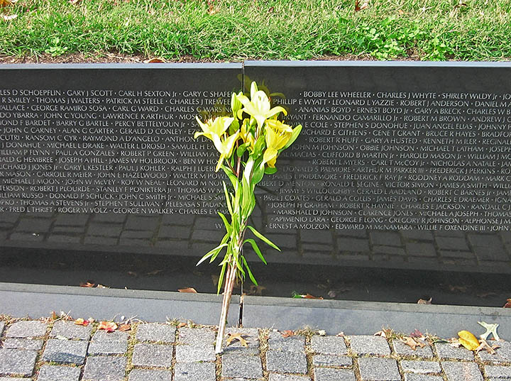 Vietnam_War_Memorial